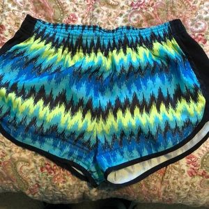 Colorful active shorts